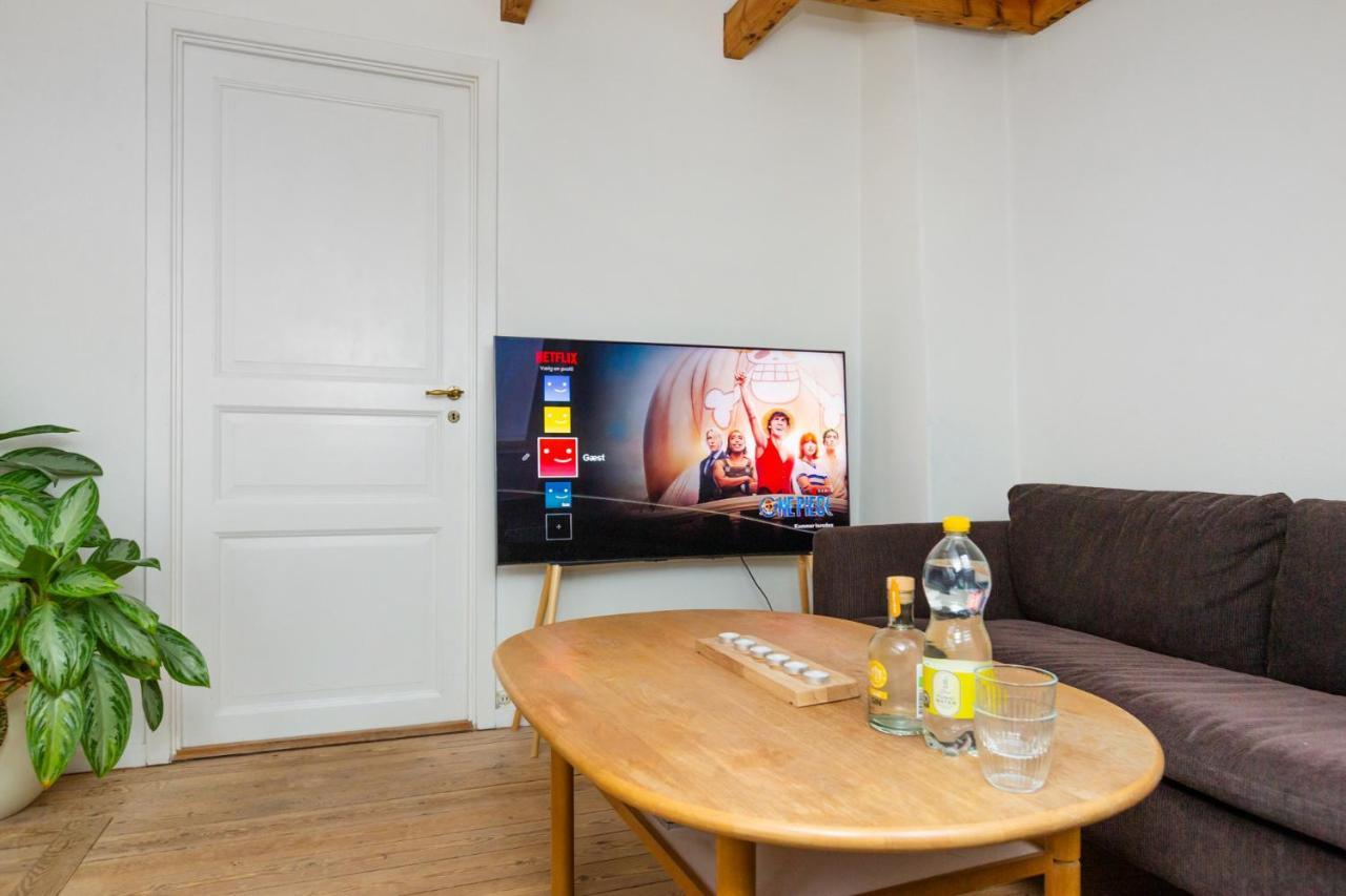 Come Stay In Penthouse With Room For 2-People Орхус Екстер'єр фото